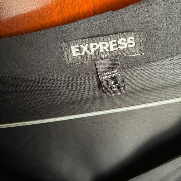 Express Drop Shoulder Botton-Up Shirt - Picture 4 of 5